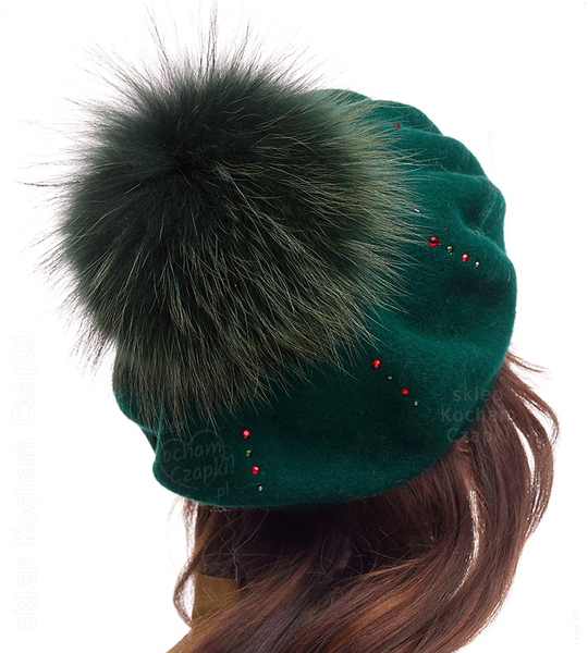 Beret damski zimowy, pompon jenot, Castelia, wełniany, zielony,  55-57 cm