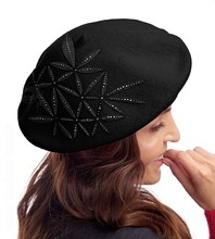 Czarny beret damski zimowy, zdobiony, Luena, wełniany, 55-57 cm