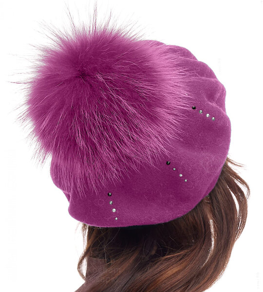 Beret damski zimowy, pompon jenot, Castelia, wełniany, fuksja, 55-57 cm